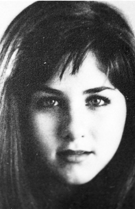 jennifer aniston young high school yearbook photo 1987